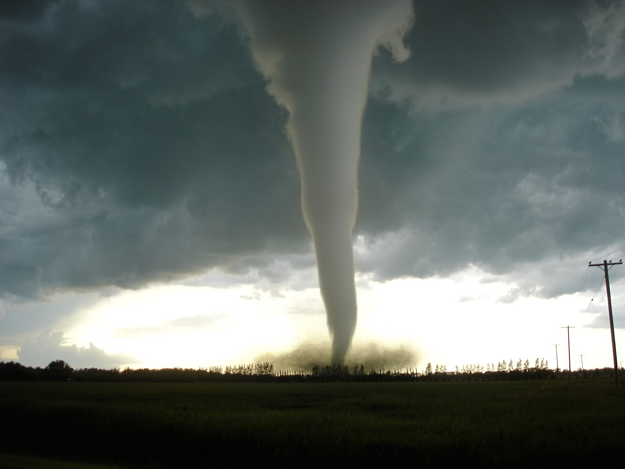 1680TornadoManitoba2007