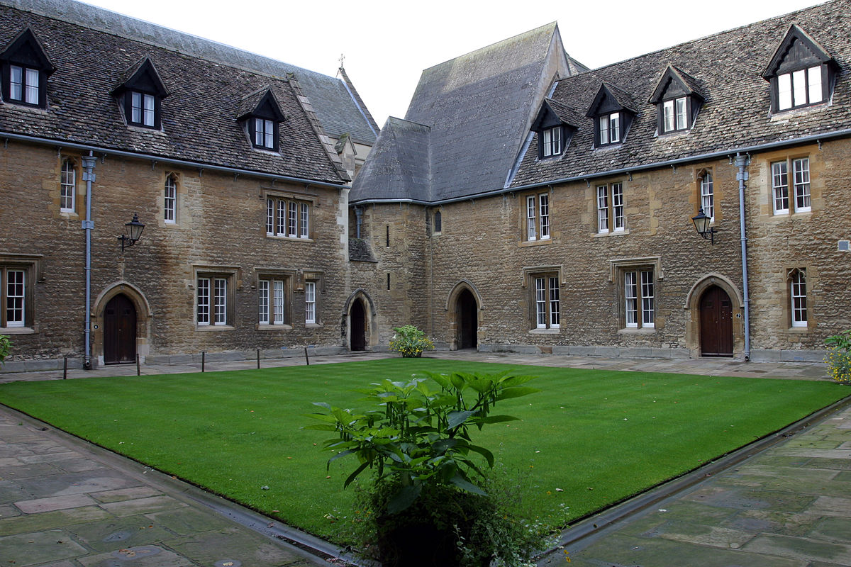 1310MobQuadInMertonCollege